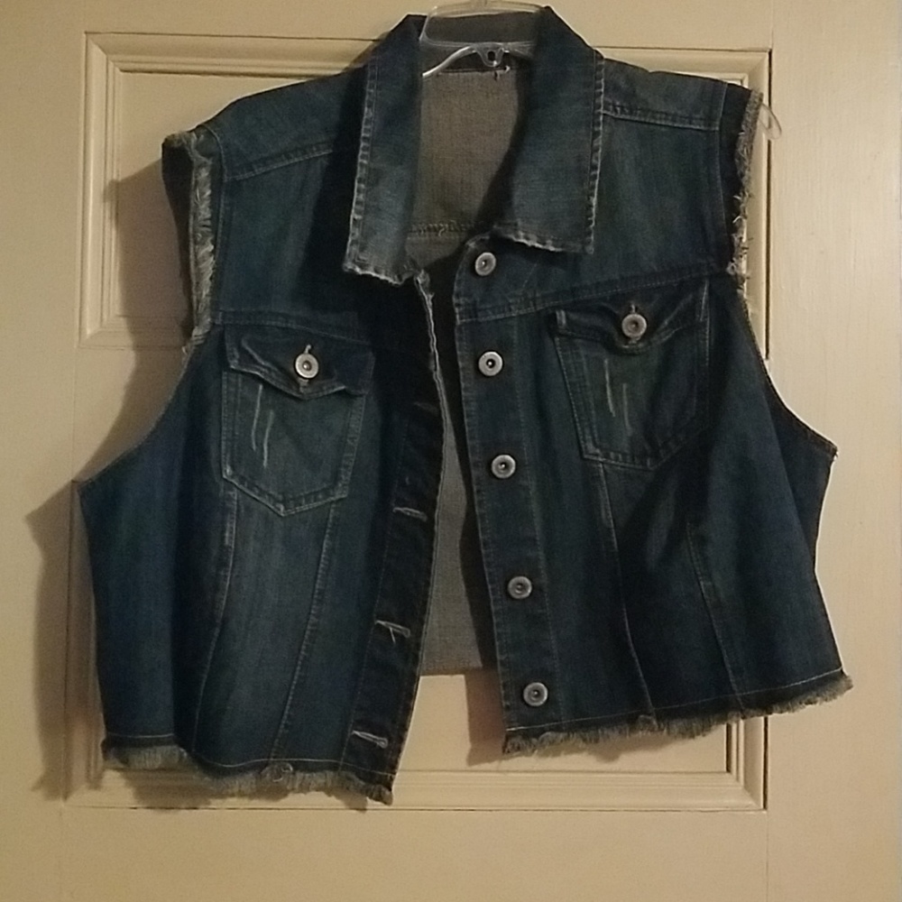 Sleeveless jean vest